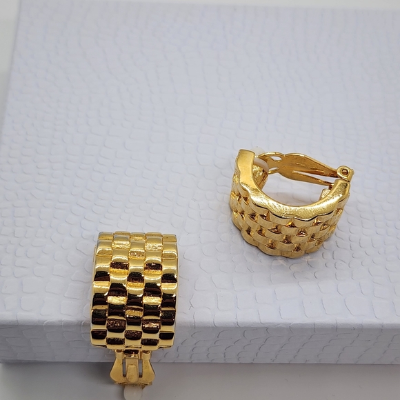 Givenchy Large Gold Clip On Earrings - Picture 7 of 16